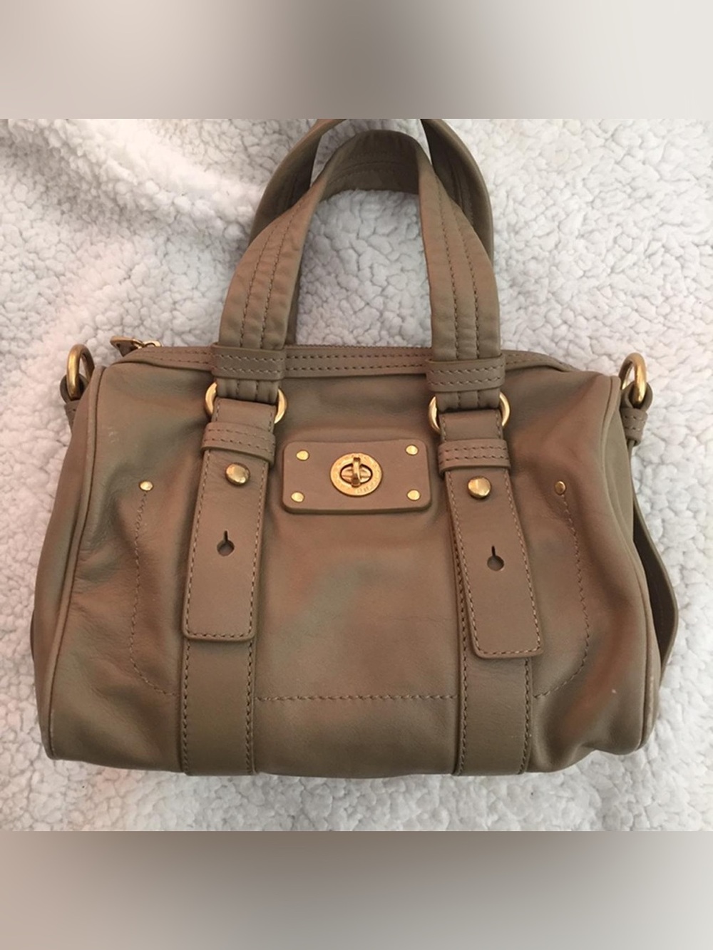 ☀️SALE!☀️ Marc Jacobs Totally Turnlock Lil Shifty Taupe Leather Bag